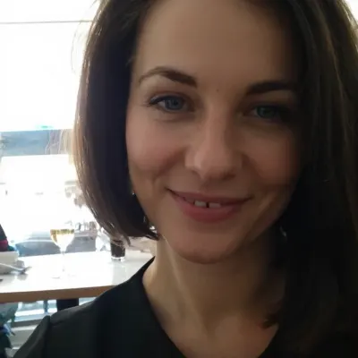 Анжела, 33